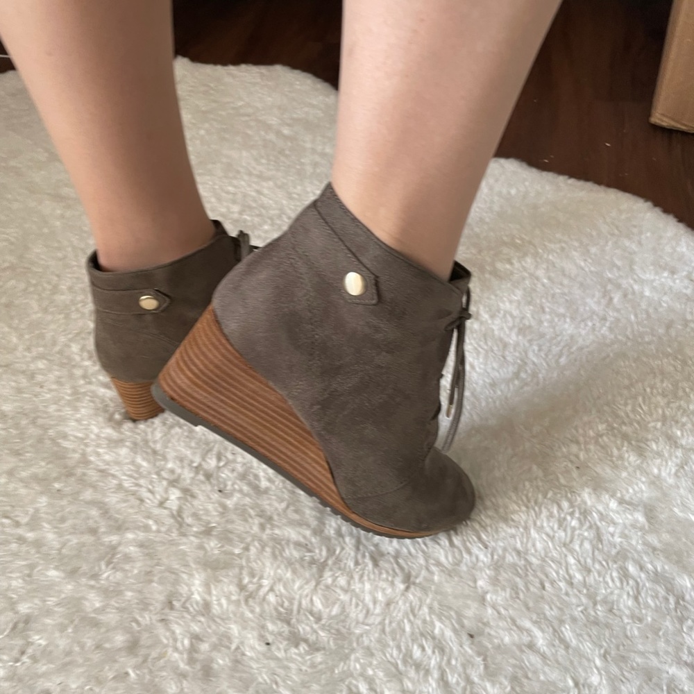 Brand new Dr. Scholl's booties